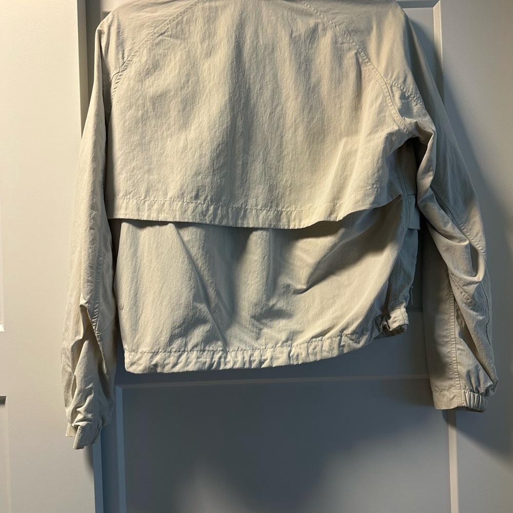 Women's Cream Lululemon Jacket - Picture 2 of 4